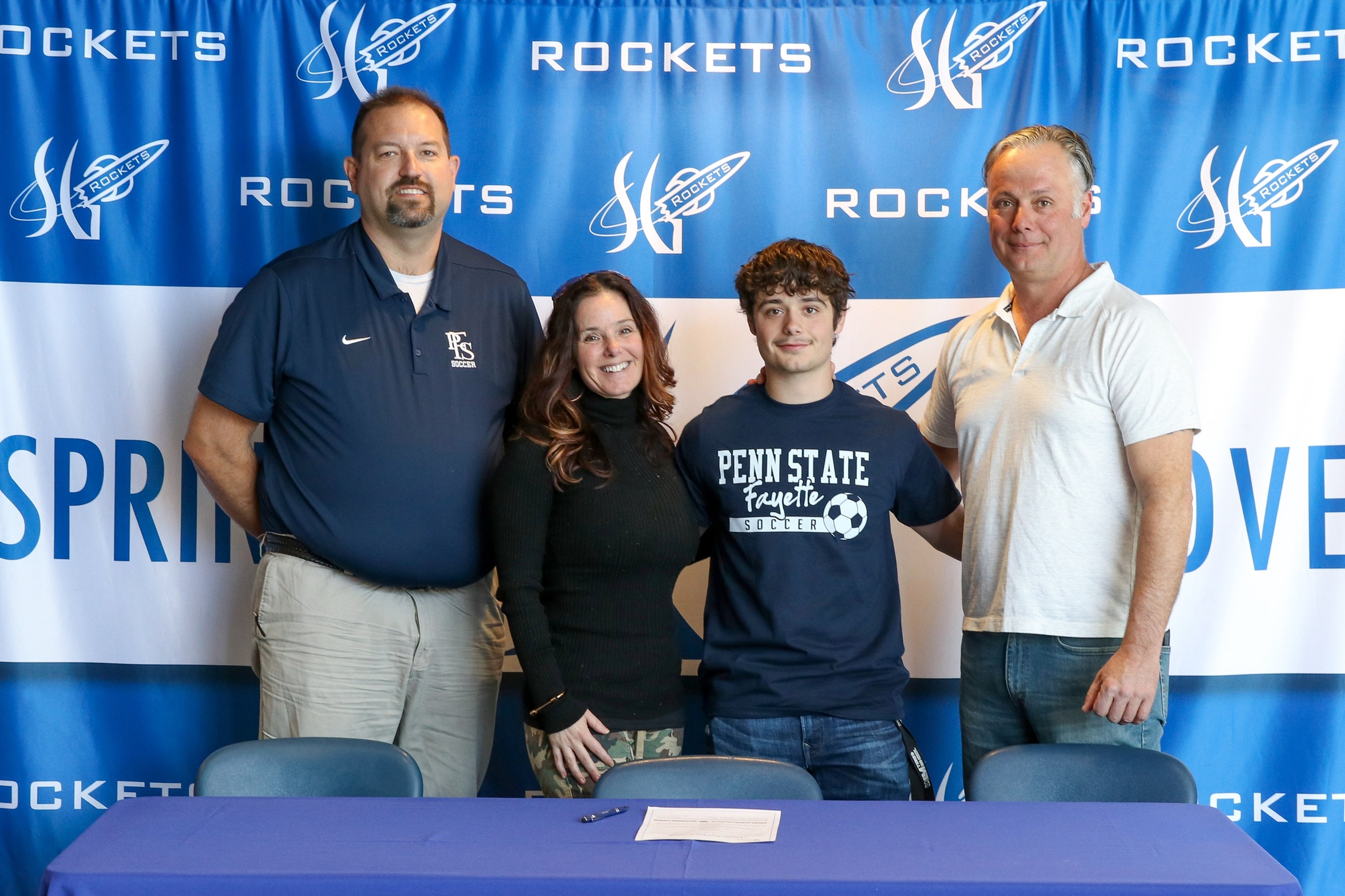Measic signs with Men's Soccer